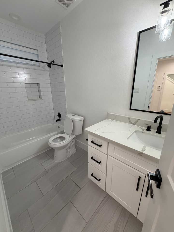 3038 Live Oak St #NA - Photo 4 of 20