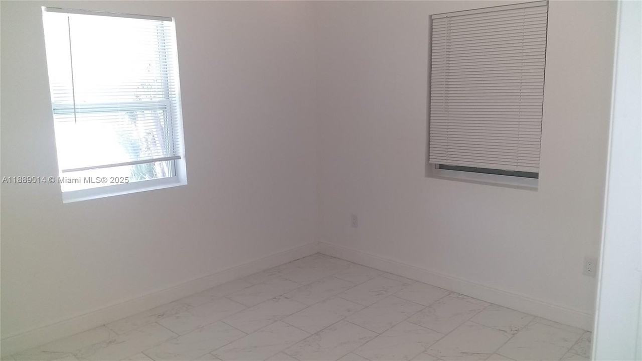 52nd St #NA - Photo 3 of 13