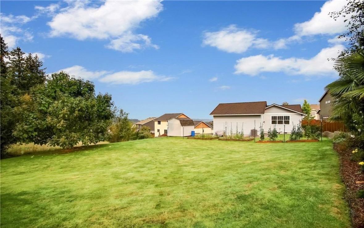 17111 111th St E #NA - Photo 2 of 32