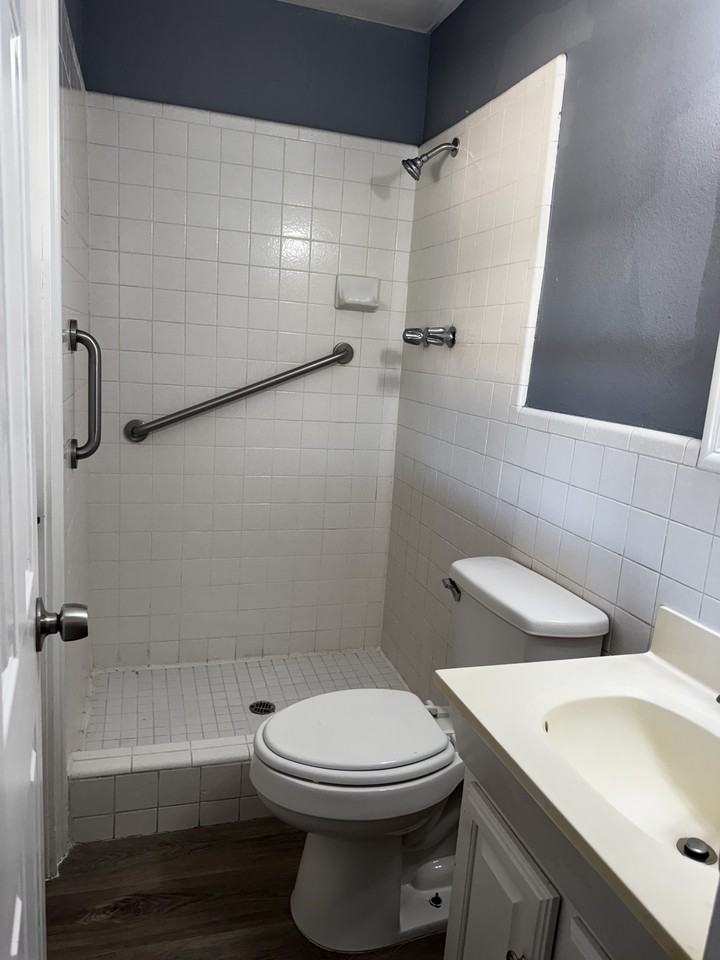 2211 N 50th Dr #NA - Photo 3 of 12