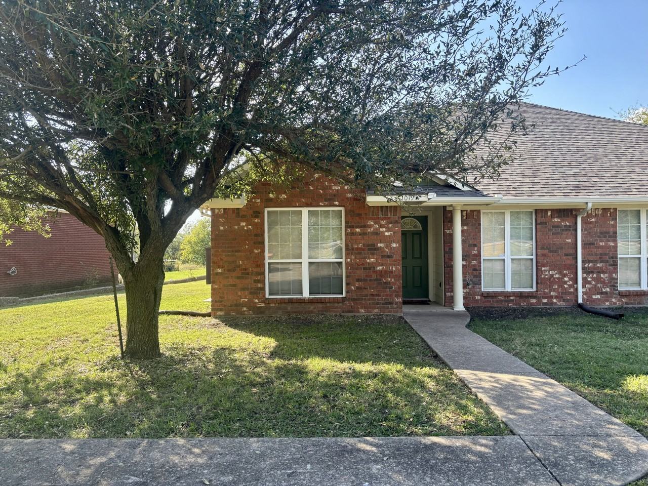 1019 N Riggins St #A - Photo 3 of 27