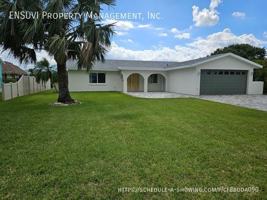 featured image of 1018 Spindle Palm Way