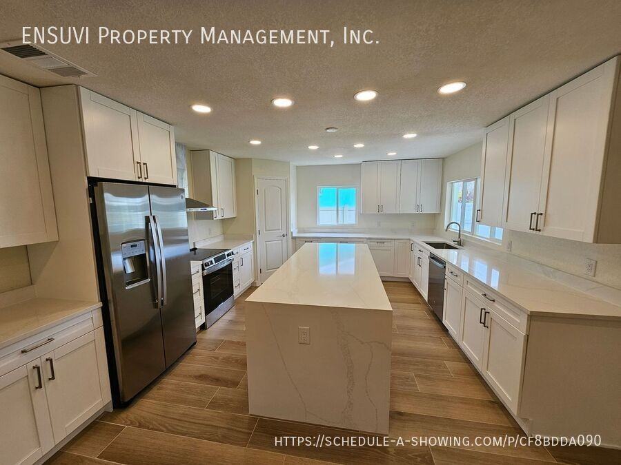 1018 Spindle Palm Way - Photo 4 of 23