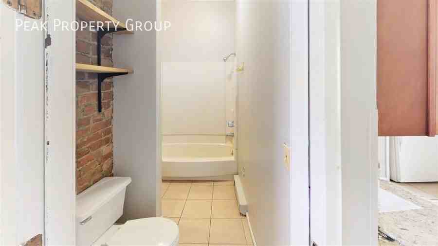 426 Ada St - Photo 4 of 20