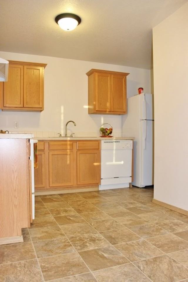 Powell Street Station - Photo 4 of 14