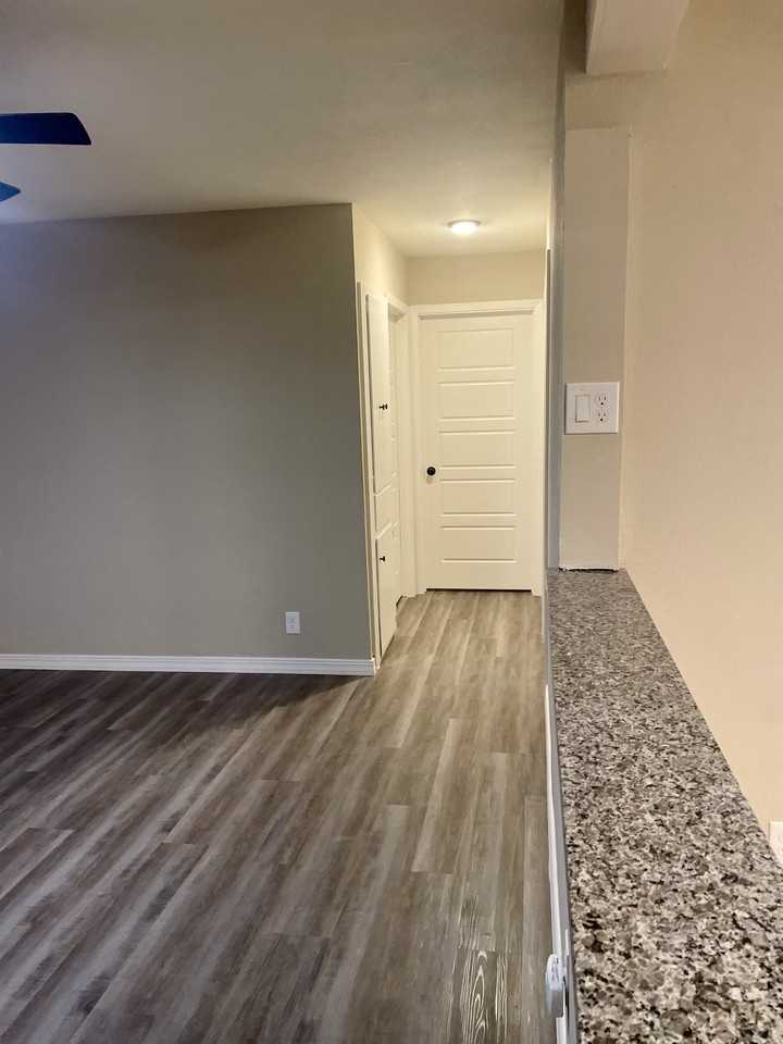 410 West Lindbergh Boulevard #NA - Photo 6 of 14