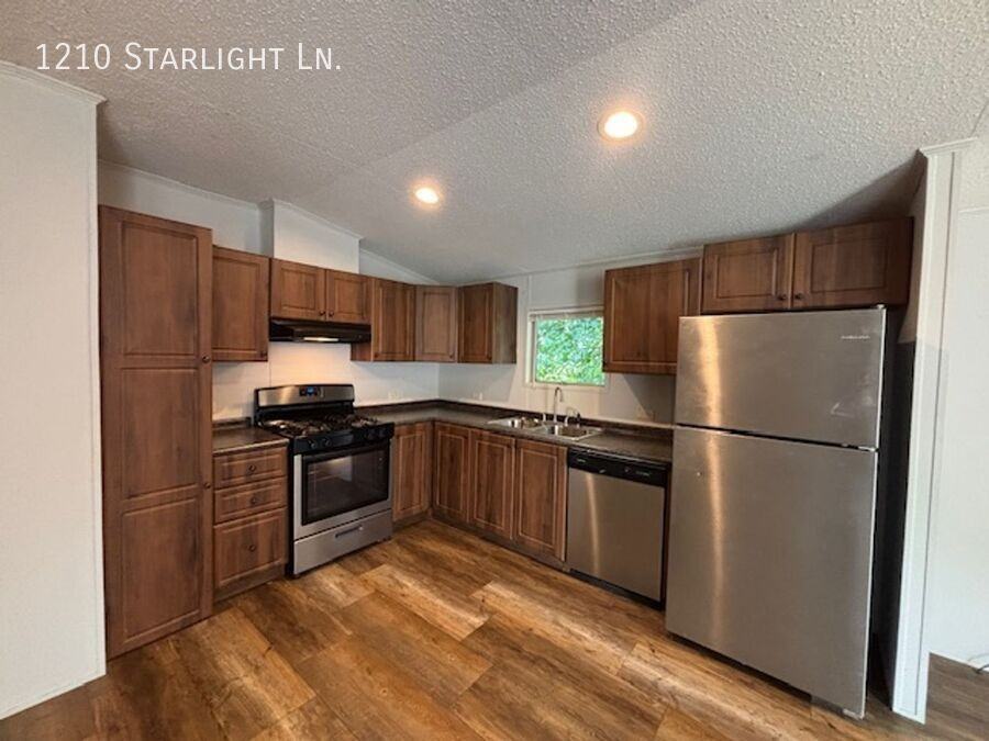 1210 Nw Starlight Ln - Photo 2 of 30
