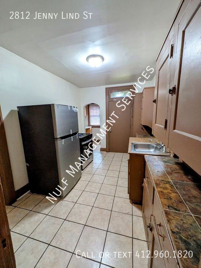 2812 Jenny Lind Street - Photo 4 of 7