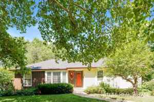 featured image of 2700 Ne 69th St