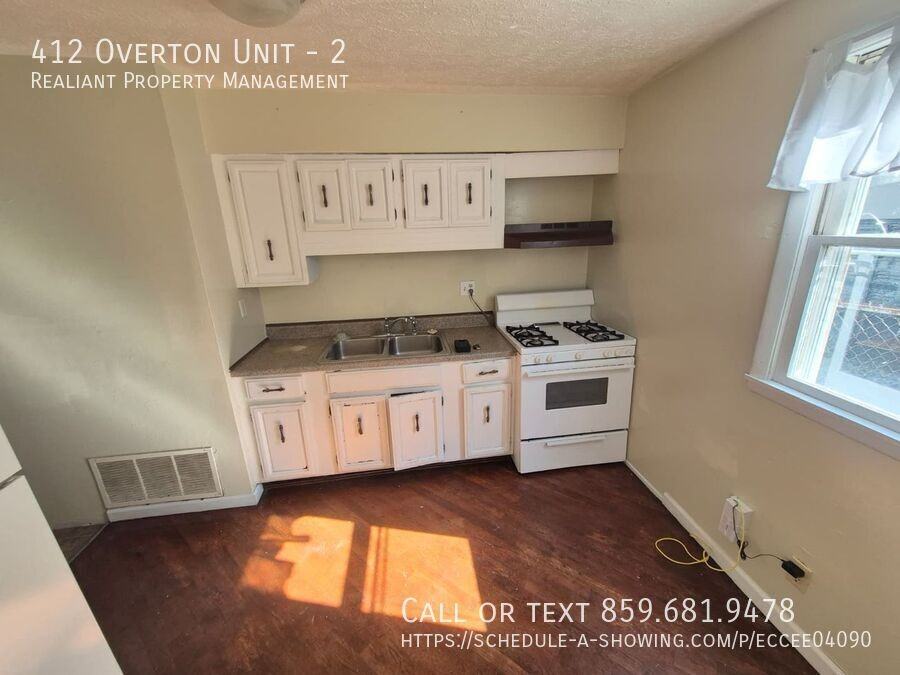 412 Overton St #2 - Photo 4 of 9