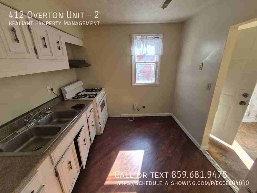 412 Overton St #2 - Photo 5 of 9