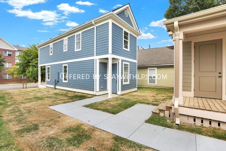 162 Keel Ave - Photo 3 of 33