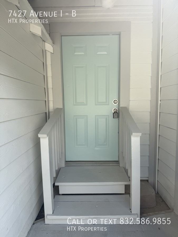 7427 Avenue I #B - Photo 2 of 8