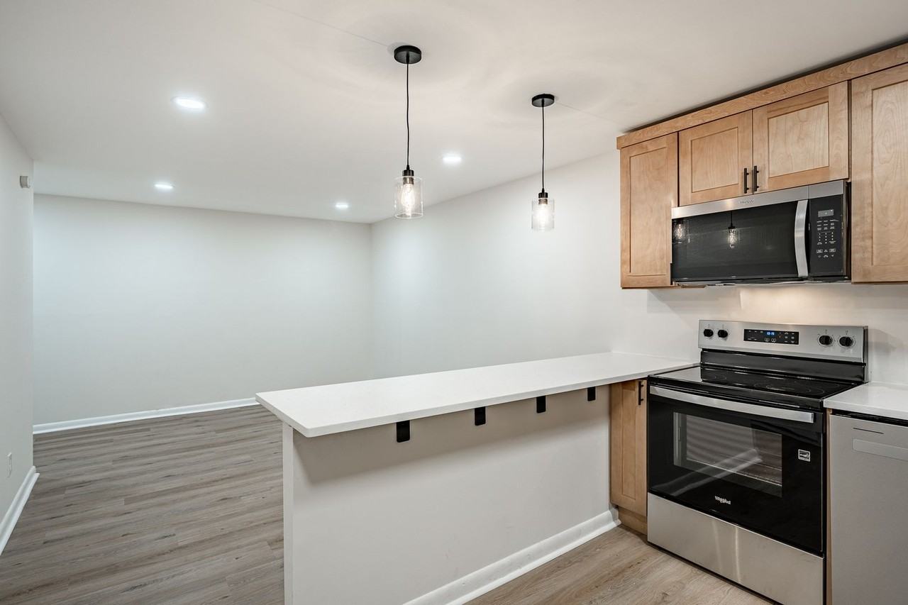 300 N Penn St #W9 - Photo 4 of 10