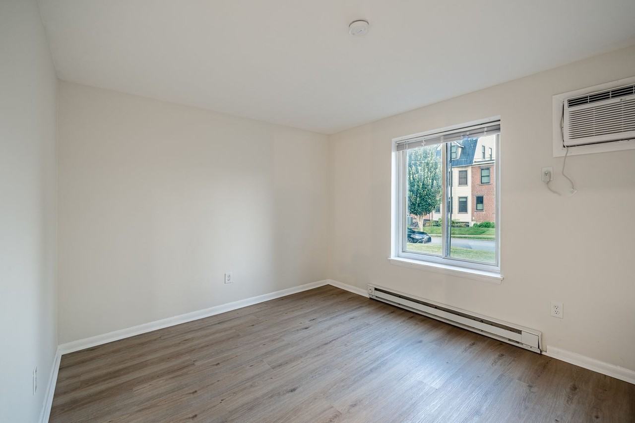 300 N Penn St #W9 - Photo 6 of 10