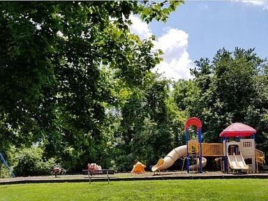 713 Chimney Hill Ln #713 - Photo 3 of 22