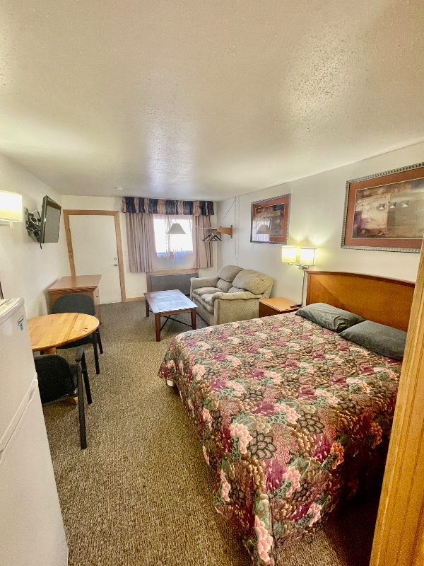 102 N Maple Ave - Photo 6 of 11