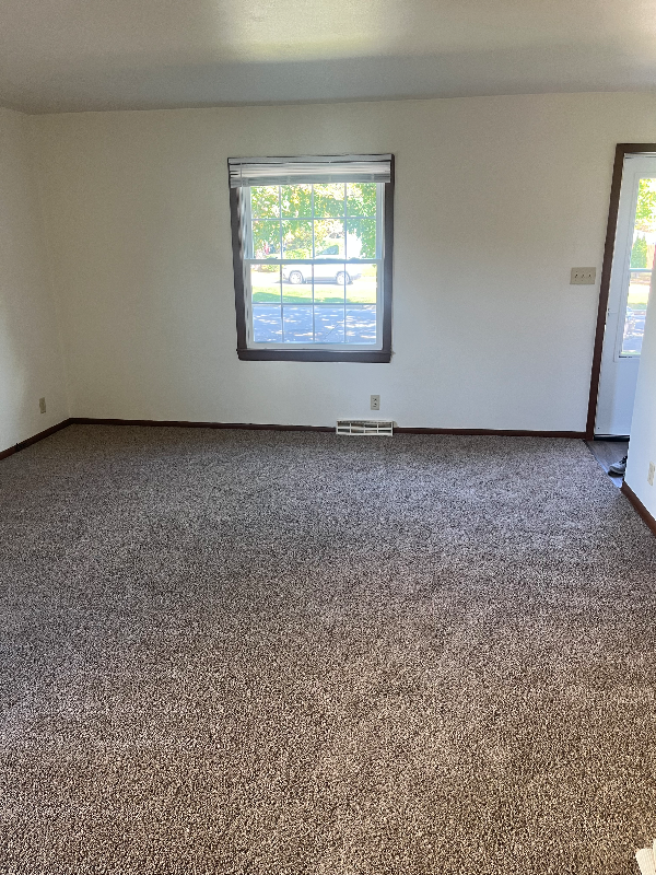 2 South Grand Avenue - Photo 4 of 18