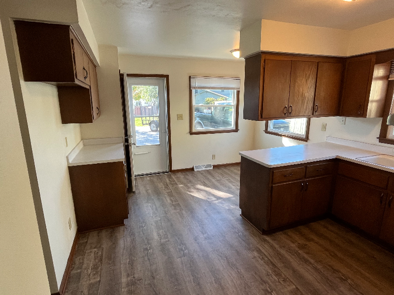 2 South Grand Avenue - Photo 5 of 18