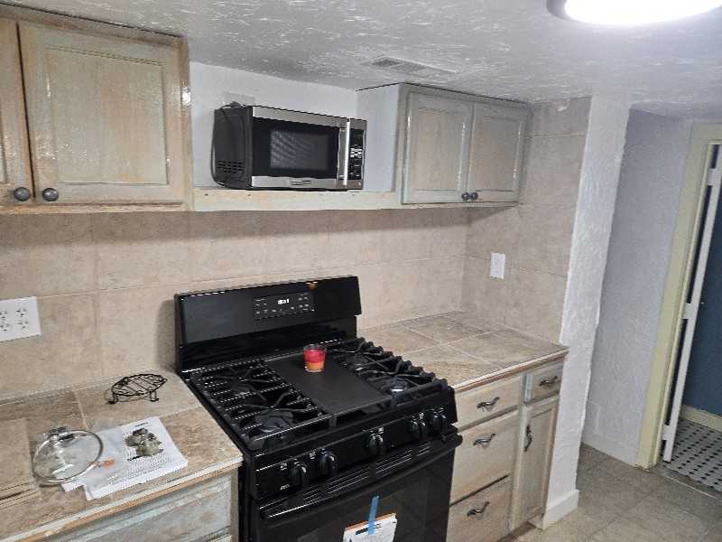 35 Bugbee St - Photo 3 of 30