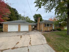 2812 Fuller Ave Ne - Photo 1 of 1