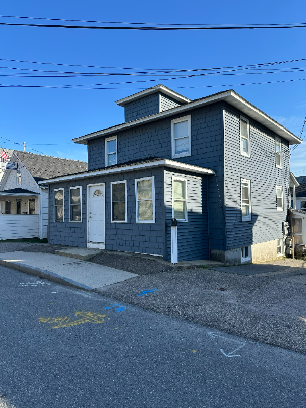 9 M St #1 - Photo 2 of 10