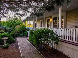 featured image of 6275 Oneida Rd