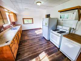 featured image of 653 W 17th St #2