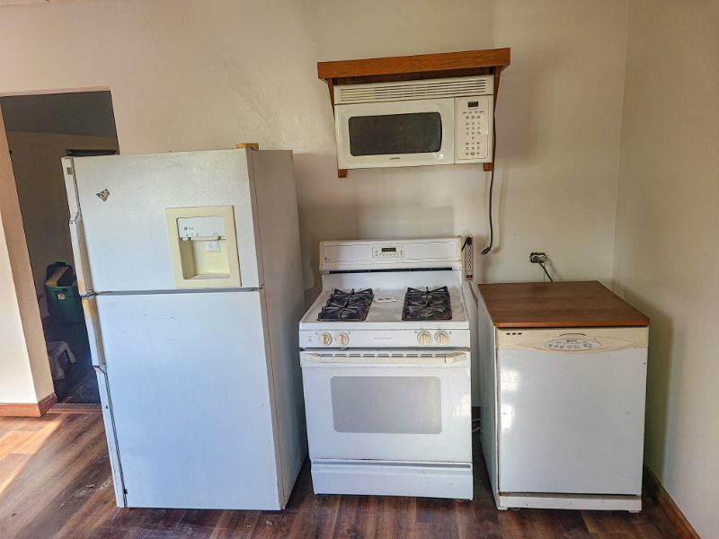 653 W 17th St #2 - Photo 3 of 12