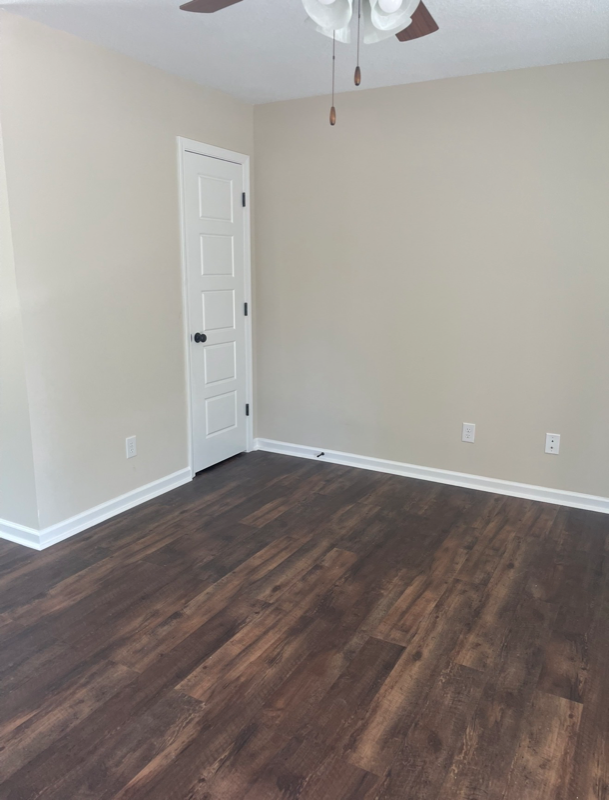 204 Henry St - Photo 3 of 9