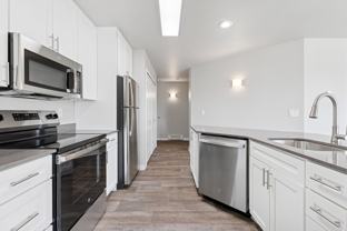 Sunset Summit Apartments - Photo 1 of 1