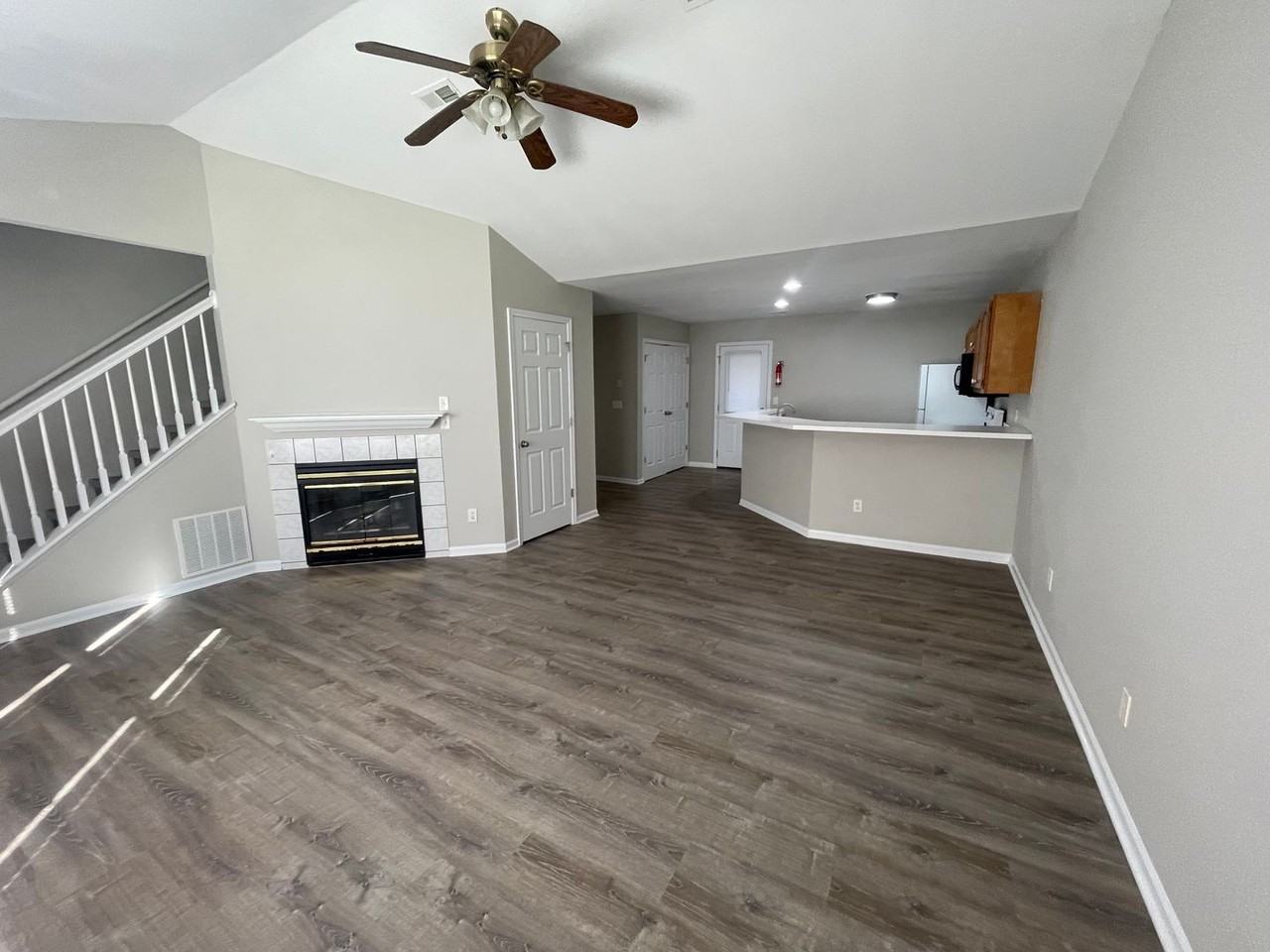 1312 Valley Creek Ln - Photo 3 of 26