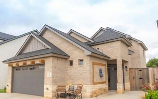 featured image of 15 Wilshire Blvd