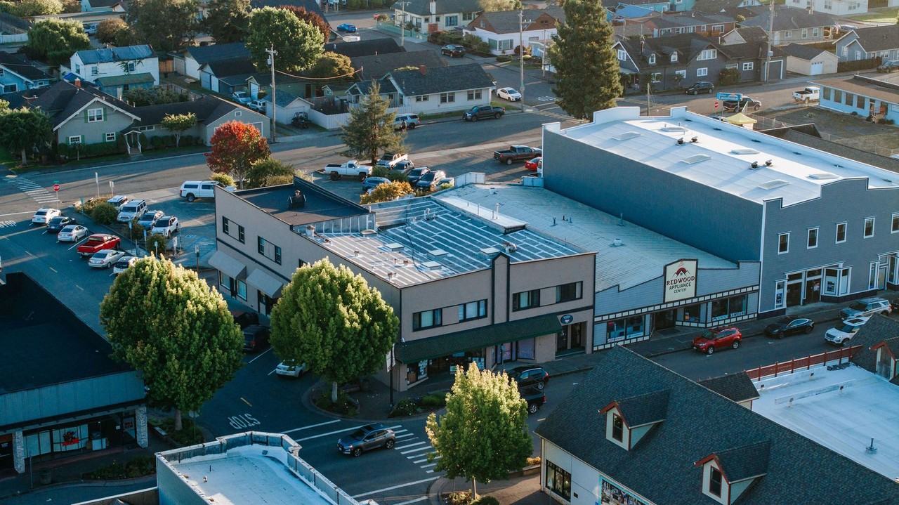 Commercial Office - Photo 4 of 39