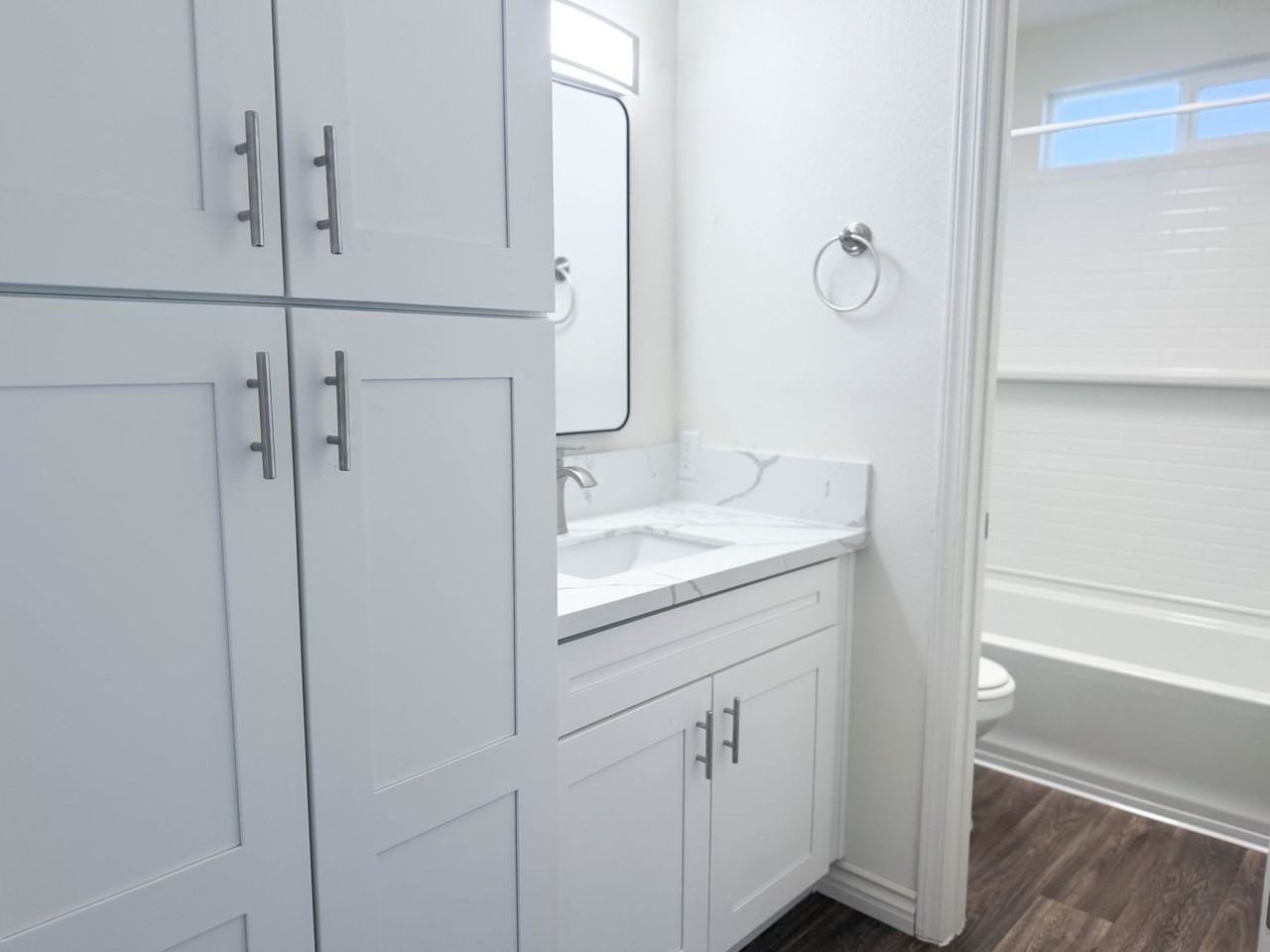 Winter Gardens | 1 & 2 Bedroom Apartments with Parking and Sparkling Pool! - Photo 5 of 16