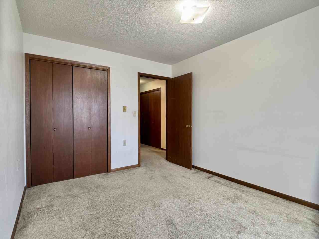 602 South 1st Avenue East - Photo 3 of 7