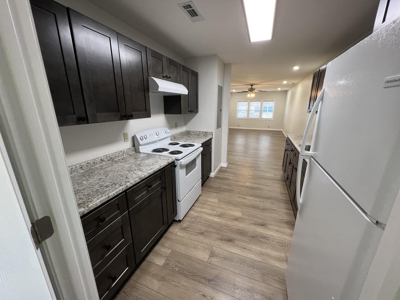 318 Pikeview St Apt A - Photo 3 of 10