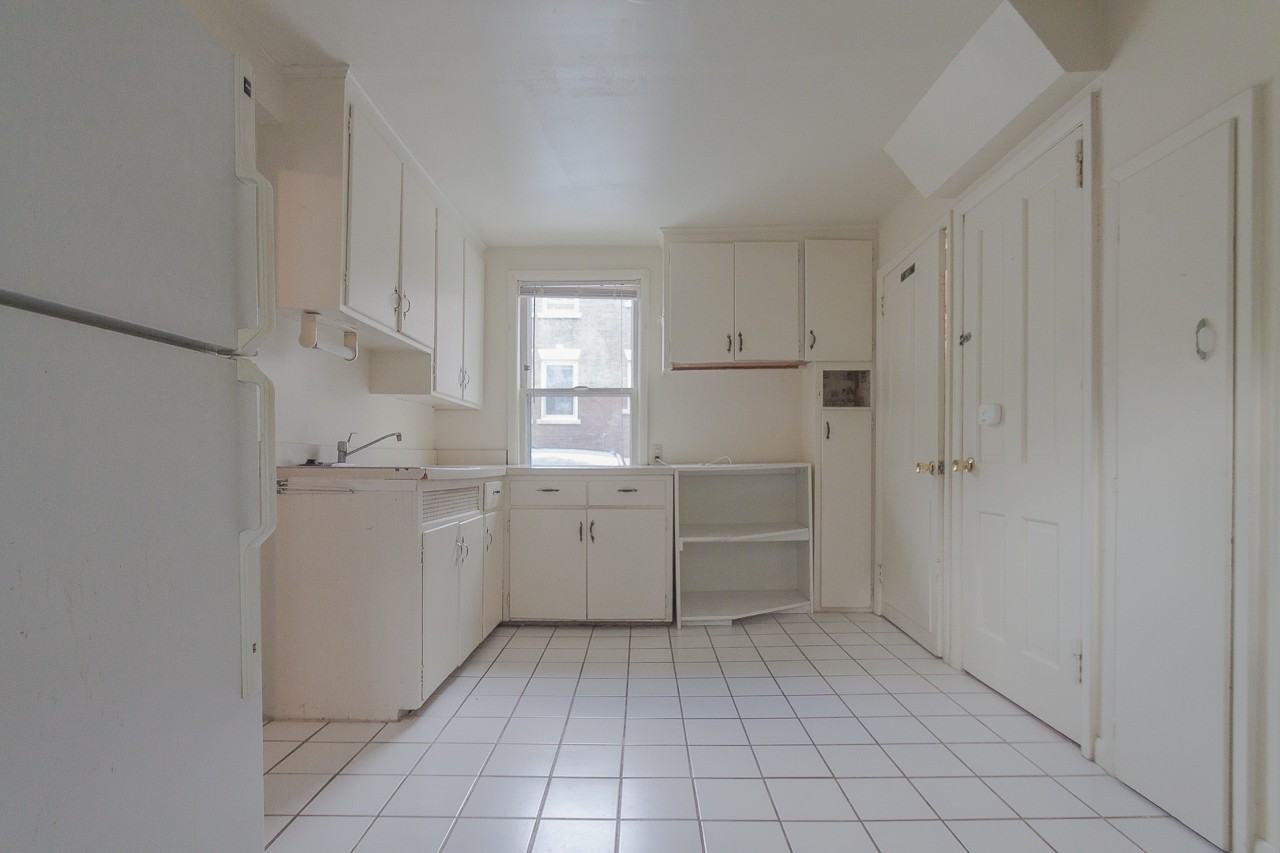 140 E Gorham St - Photo 5 of 13