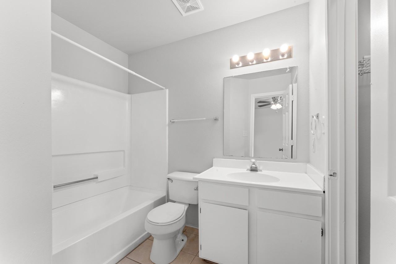 840 Sagewood Trail - Photo 4 of 10