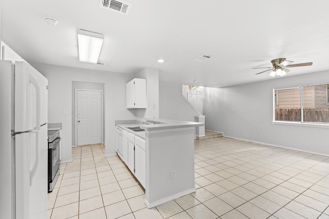 840 Sagewood Trail - Photo 7 of 10