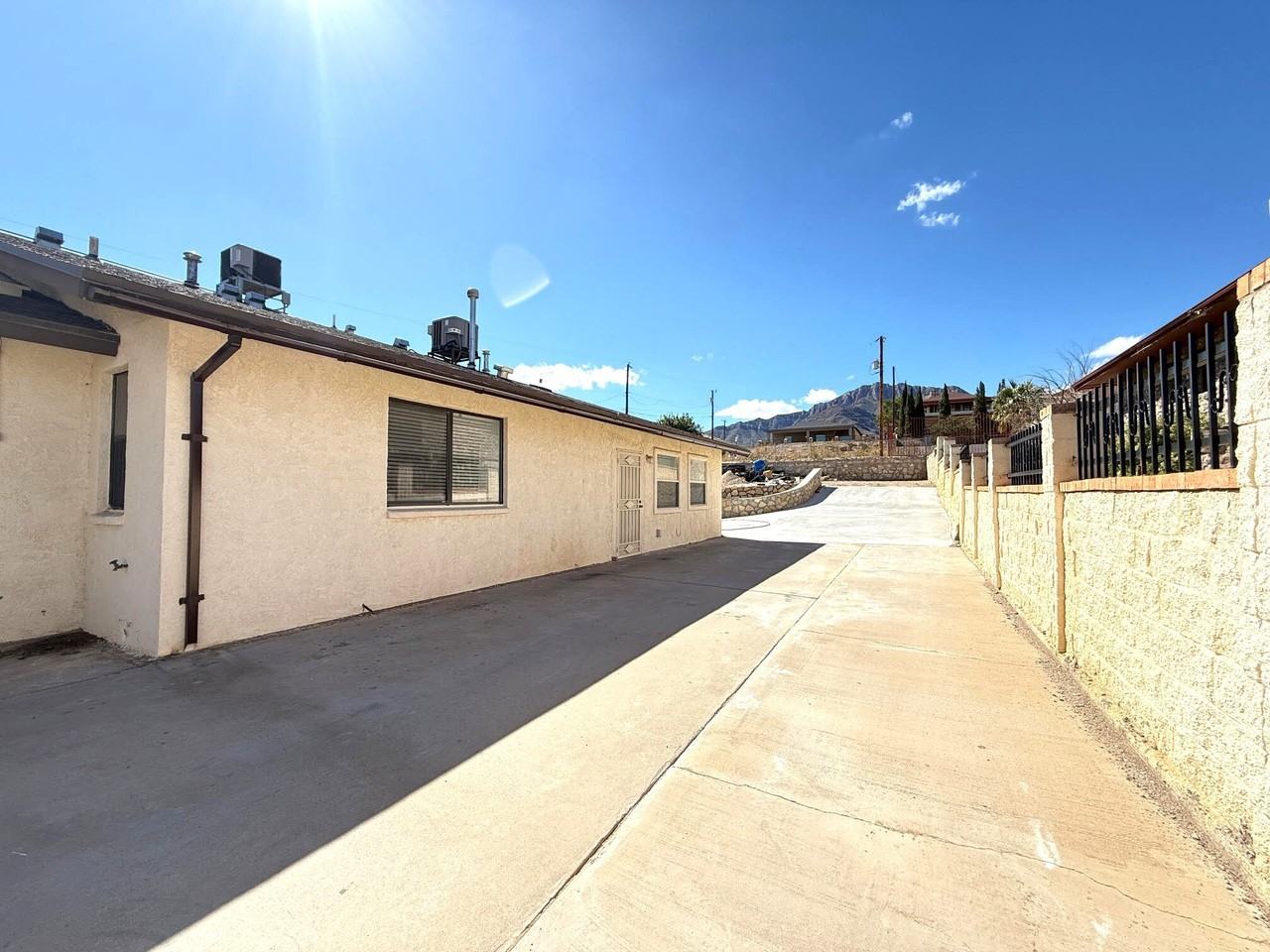 9001 Comet Street - Photo 3 of 25