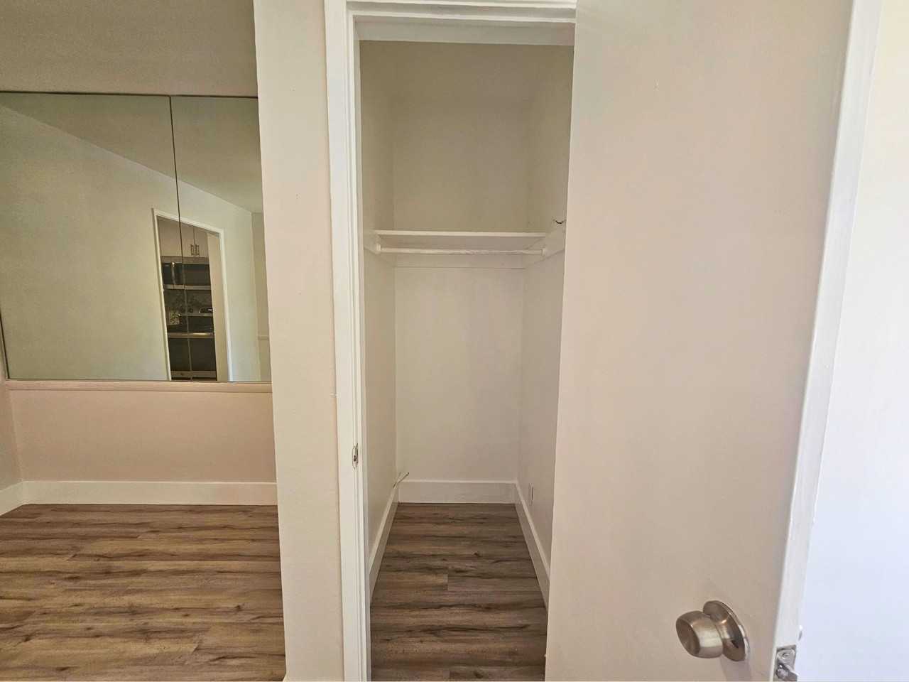 1725 Northeast 7th St - Photo 4 of 20