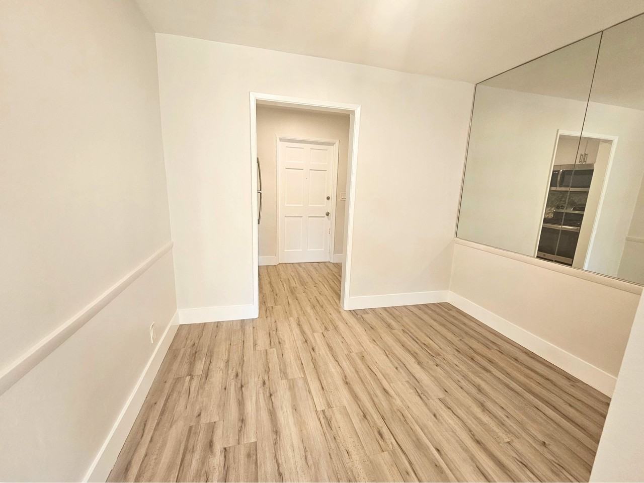 1725 Northeast 7th St - Photo 5 of 20