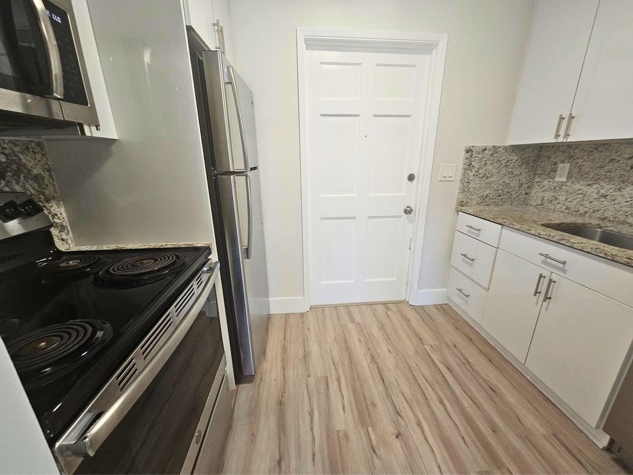 1725 Northeast 7th St - Photo 6 of 20