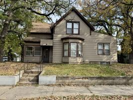 featured image of 914 8th Ave S