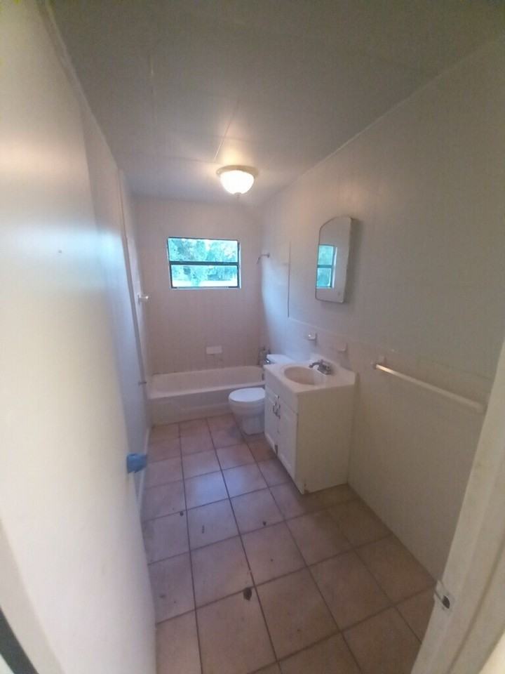 710 N 20 St., Unit A - Photo 2 of 12