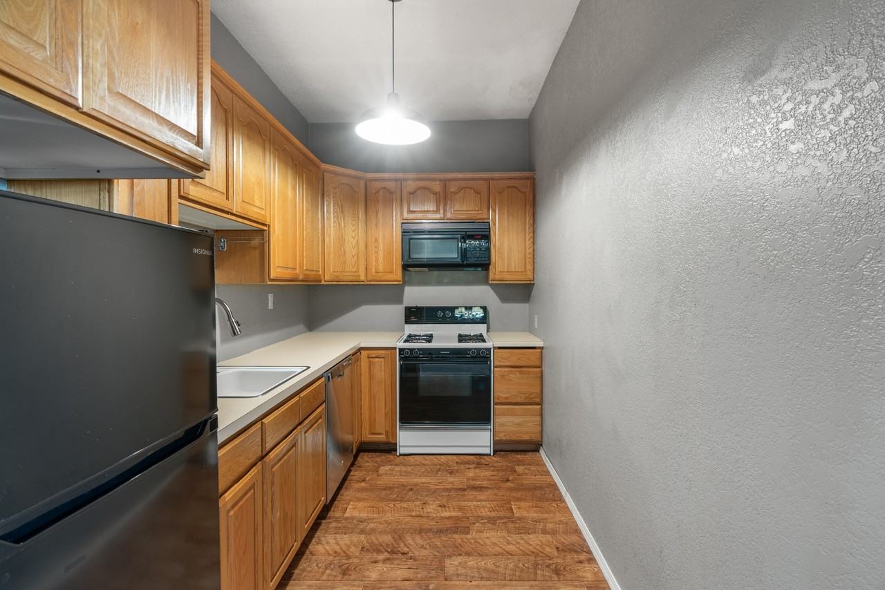 141 South Main Street - Photo 5 of 18