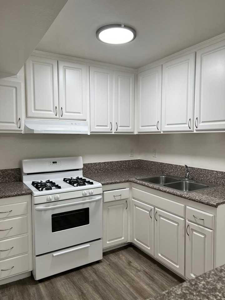 Vose - Photo 3 of 11