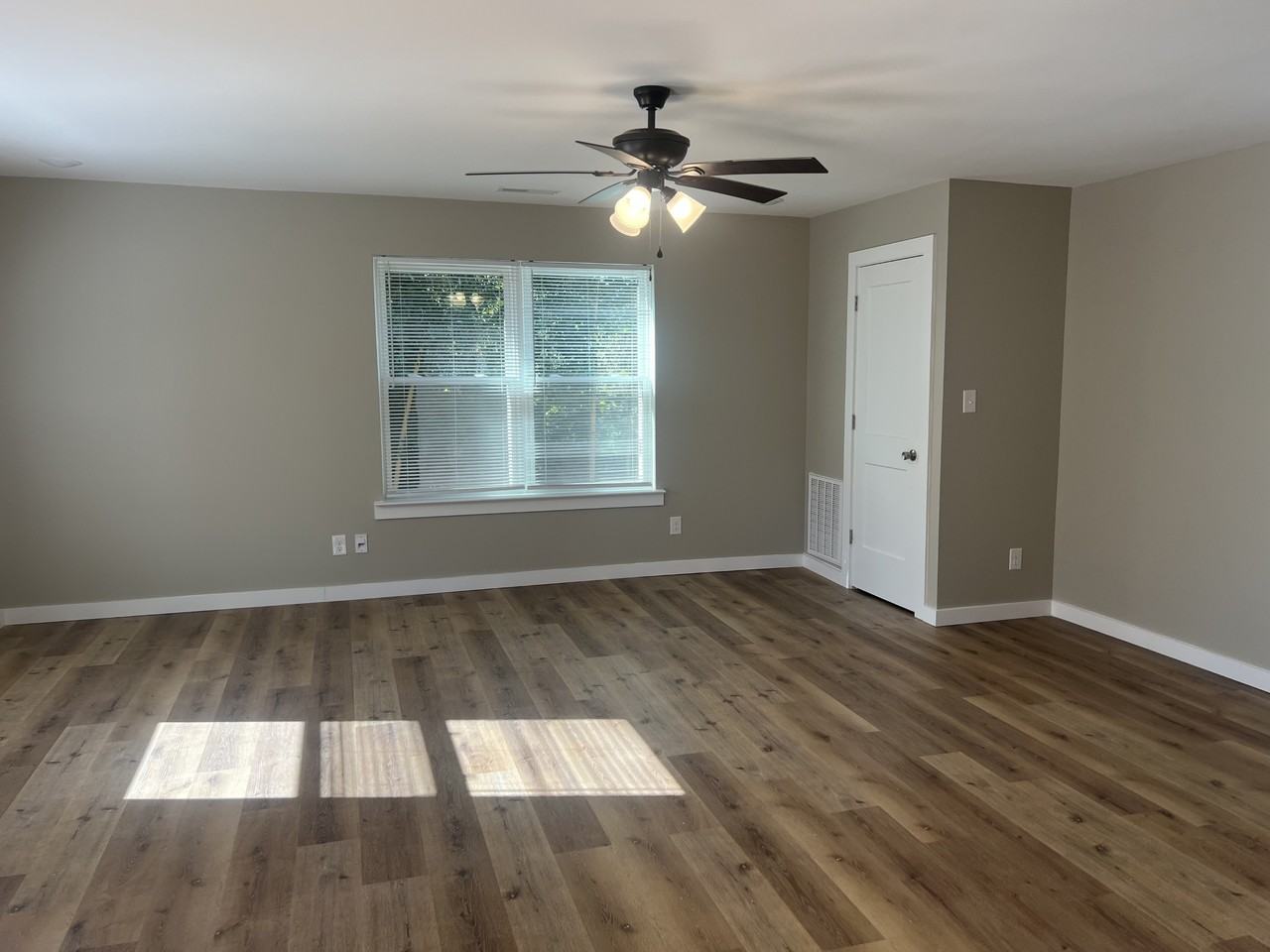 1933 Harle Avenue Northwest - Photo 2 of 12