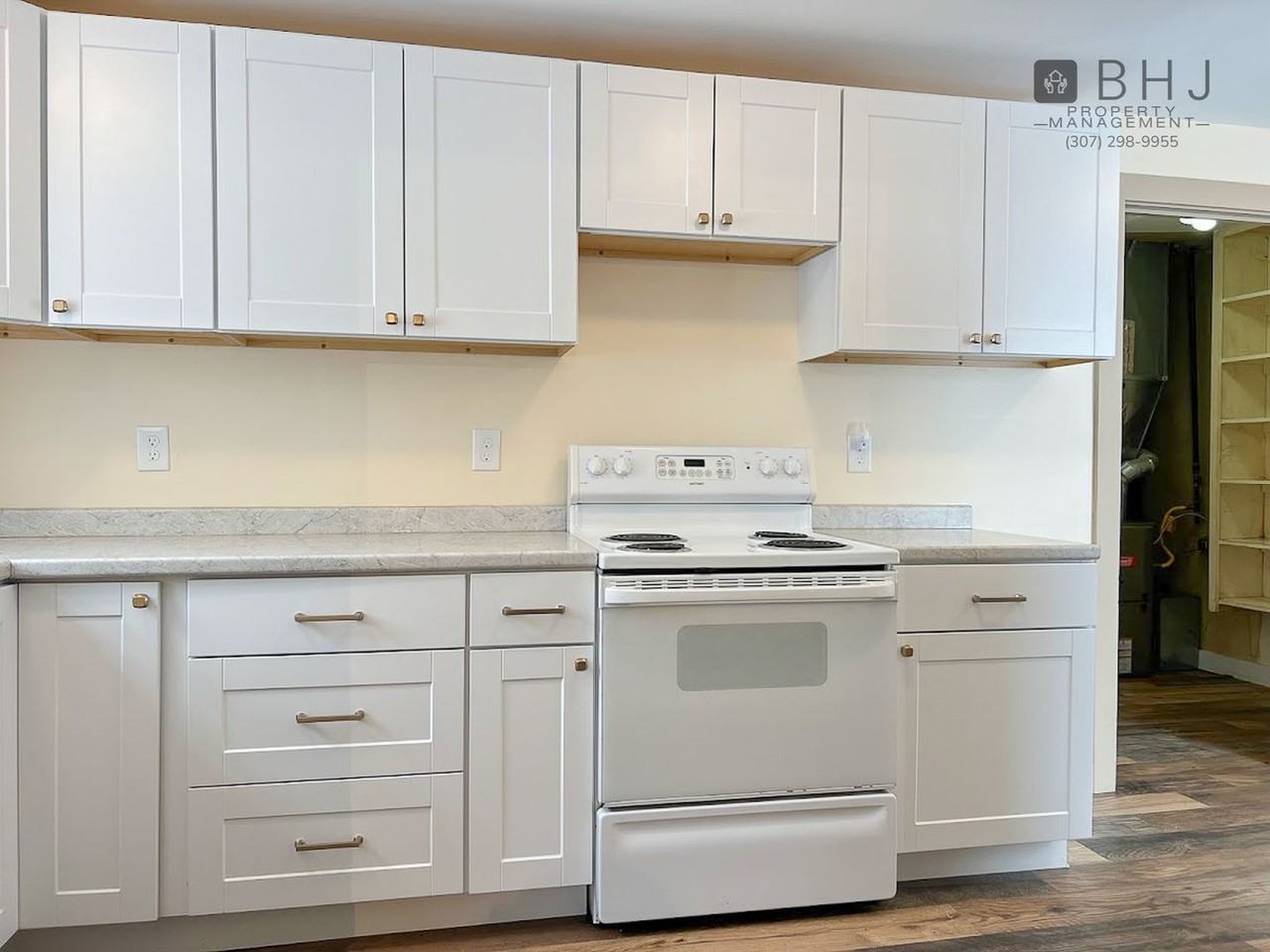 6868 Coffeen Ave - Photo 6 of 34